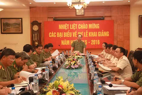 Quang cảnh buổi làm việc của Thứ trưởng Bùi Quang Bền với Trường ĐH PCCC .