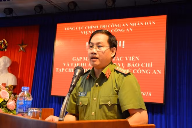 Đại tá Nguyễn Văn Việt phát biểu tại hội nghị Cộng tác viên