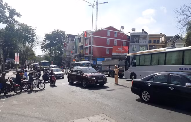 Du khách đổ lên Đà Lạt dịp lễ 30-4 và 1-5