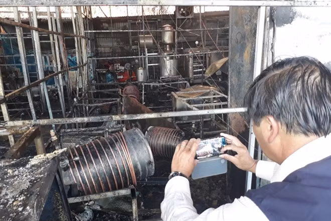 Nhiều máy móc đắt tiền bị cháy rụi
