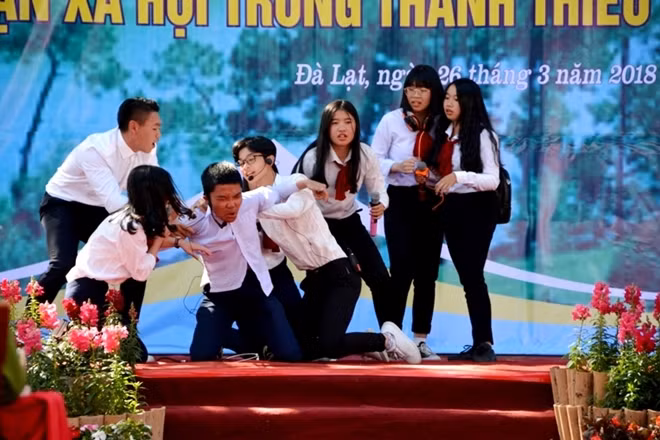 Các tiểu phẩm có tính giáo dục cao được chính học sinh dàn dựng, biểu diễn