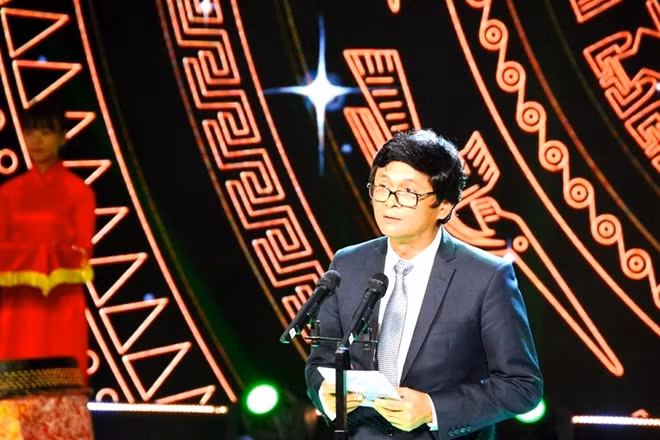 Ông Trần Bình Minh phát biểu tuyên bố khai mạc Liên hoan truyền hình toàn quốc lần thứ 38