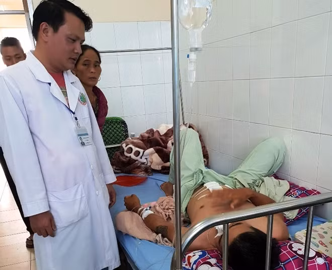 Nạn nhân Vũ Văn Kỳ tại Bệnh viện Đa khoa Lâm Đồng