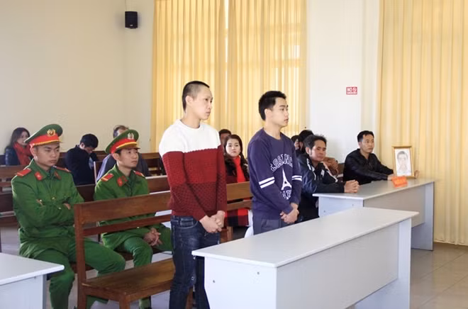 Tăng Tòng Thiên Trường và Nguyễn Bảo Huy tại tòa