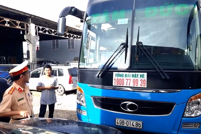 Vào thời điểm CSGT kiểm tra tài xế không xuất trình được Giấy phép lái xe