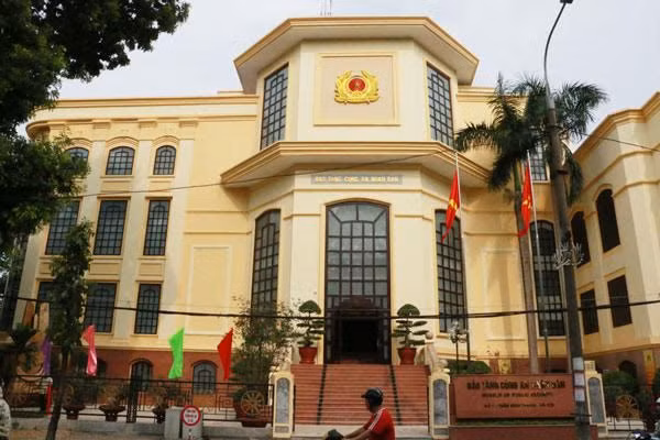 Bảo tàng Công an nhân dân.