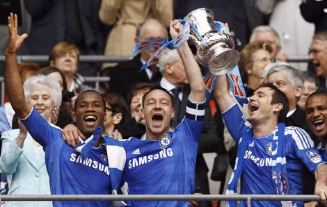 Bộ tứ công thần của Mourinho (Terry, Lampard, Drogba, Cech) giờ chỉ còn Terry.