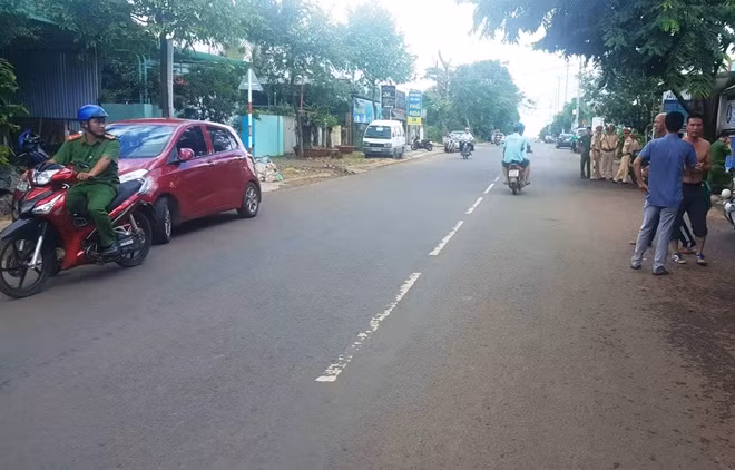 Ngôi nhà hoang và hiện trường nơi xảy ra vụ việc