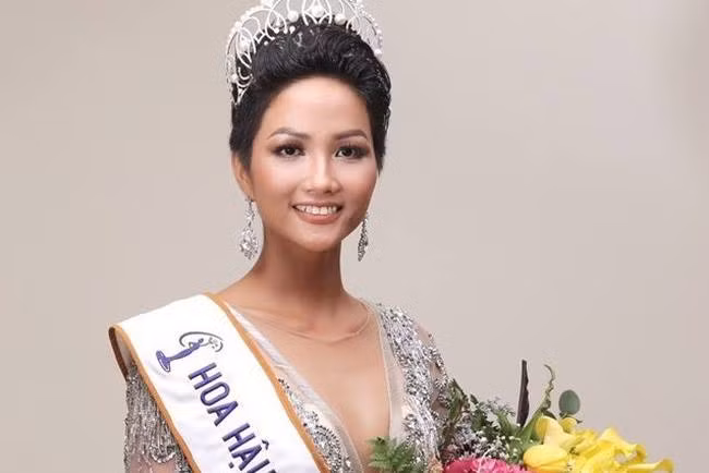 Hoa hậu Hoàn vũ H’Hen Niê, niềm tự hào của người dân Tây Nguyên Hoa hậu Hoàn vũ H’Hen Niê, niềm tự hào của người dân Tây Nguyên