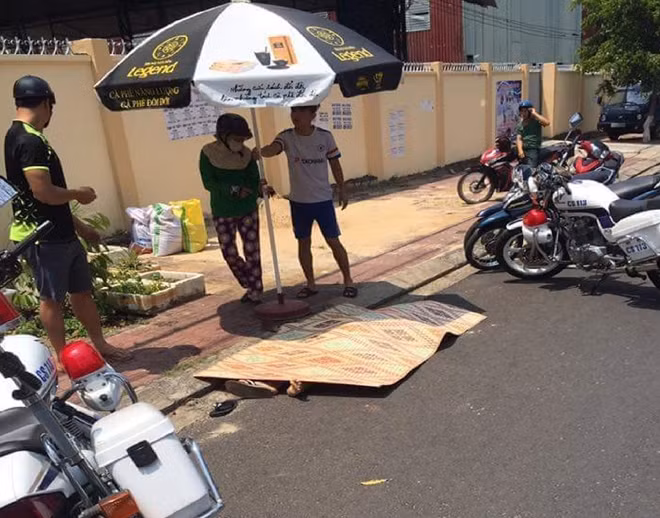 Anh C. bị bắn gục tử vong trước cửa quán
