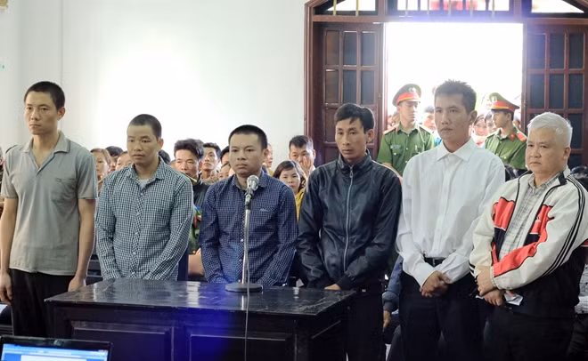 Các bị cáo tại phiên tòa sơ thẩm.