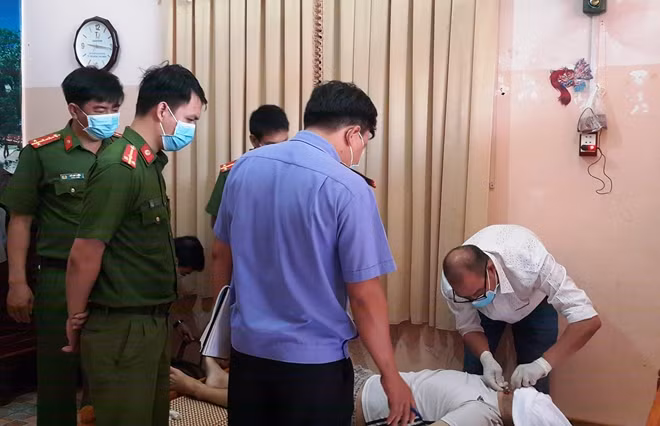 Cơ quan chức năng đang tiến hành khám nghiệm tử thi để điều tra, làm rõ