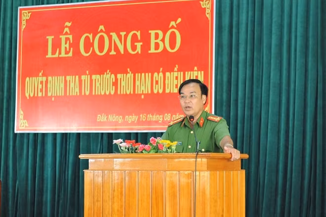Đại tá Đại tá Nguyễn Xuân Trường phát biểu tại buổi lễ