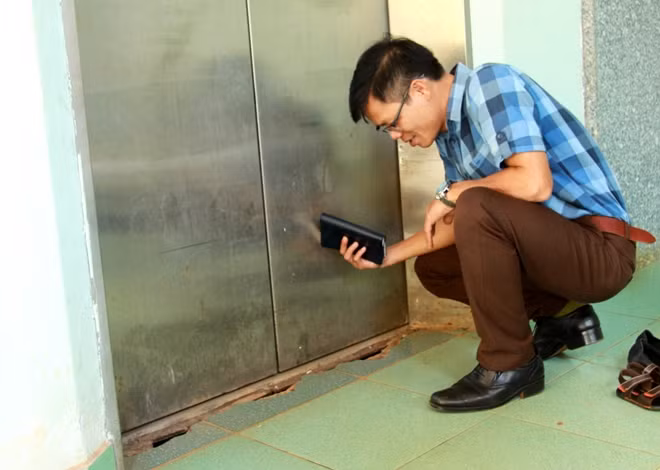 Hệ thống thang máy bệnh viện sau khi đưa vào sử dụng đã bị hư hỏng nặng