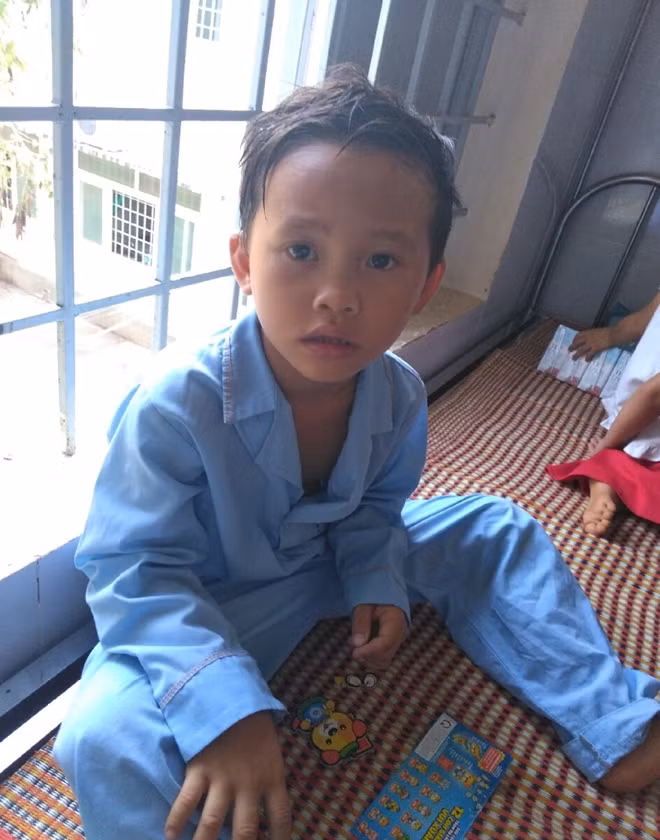 Cháu Nguyên bị đánh phải nhập viện điều trị