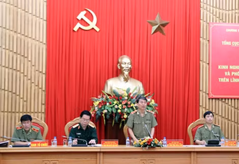 Trung tướng Trần Bá Thiều khẳng định, những ý kiến tham luận “sâu sắc và đặt ra nhiều vấn đề mới”.