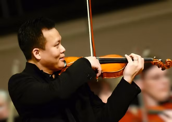 Nghệ sĩ violin Vũ Việt Chương.