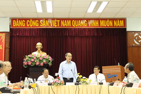 Chủ tịch MTTQ Việt Nam Nguyễn Thiện Nhân phát biểu tại buổi làm việc tại khu công nghệ cao TP HCM. Ảnh: VGP. Chủ tịch MTTQ Việt Nam Nguyễn Thiện Nhân phát biểu tại buổi làm việc tại khu công nghệ cao TP HCM. Ảnh: VGP.