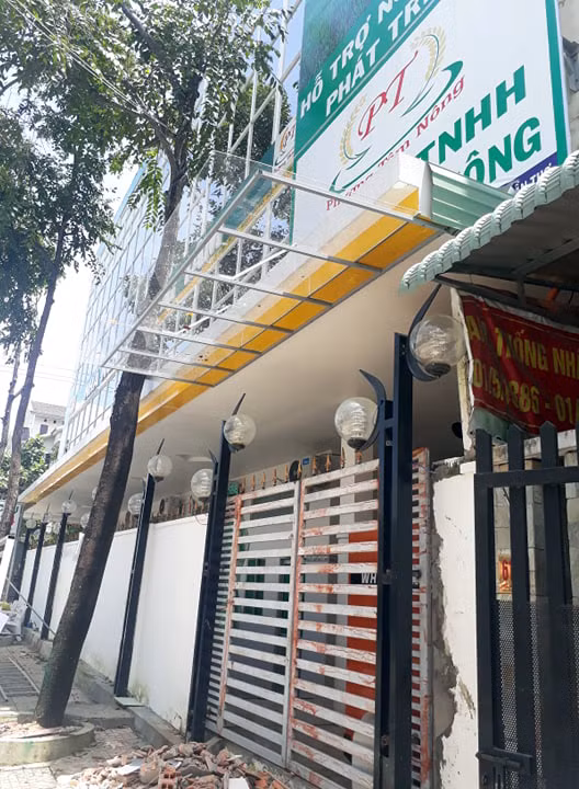 Hơn 1 năm trôi qua công trình xây dựng vi phạm của ông Tâm Anh vẫn trơ trơ tồn tại.