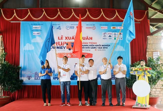 Lễ xuất quân Hành trình thanh niên khởi nghiệp đổi mới sáng tạo - StarUp Journey 2019.