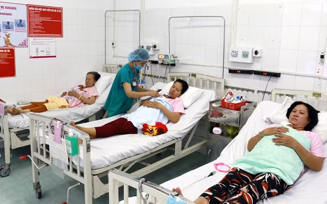 3 cháu bé được các y, bác sĩ Bệnh viện Phụ sản TP Cần Thơ tận tình chăm sóc.