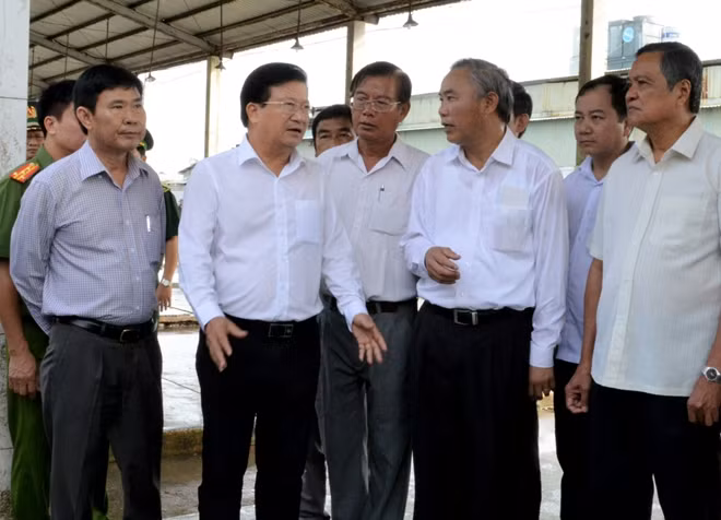 Phó Thủ tướng Trịnh Đình Dũng ghi nhận, biểu dương tỉnh Kiên Giang đã triển khai nhiều giải pháp đồng bộ để thực hiện nghiêm 4 khuyến cáo của EC.