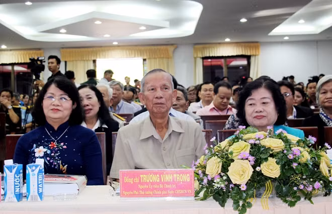 Các đại biểu tham dự Hội thảo.
