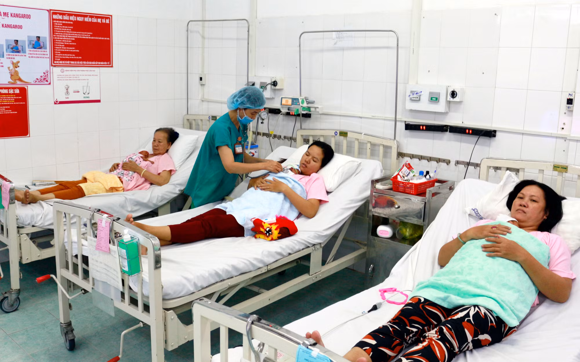 Nuôi dưỡng thành công ca tam thai sinh non hiếm gặp