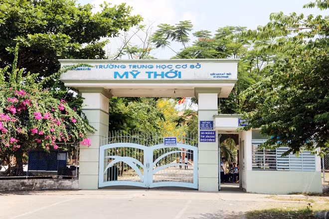 Trường THCS Mỹ Thới - nơi xảy ra vụ việc.