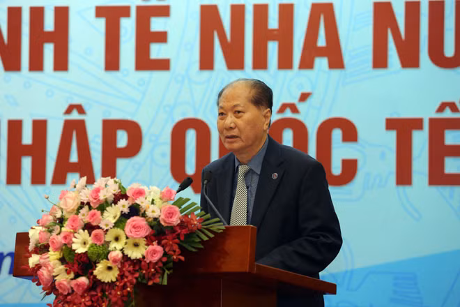 Chủ tịch Hội Dầu khí Việt Nam Ngô Thường San phát biểu tham luận tại Hội thảo. Chủ tịch Hội Dầu khí Việt Nam Ngô Thường San phát biểu tham luận tại Hội thảo.