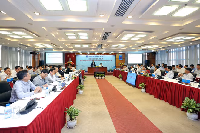 Toàn cảnh Hội nghị giao ban hoạt động sản xuất kinh doanh 9 tháng 2018.