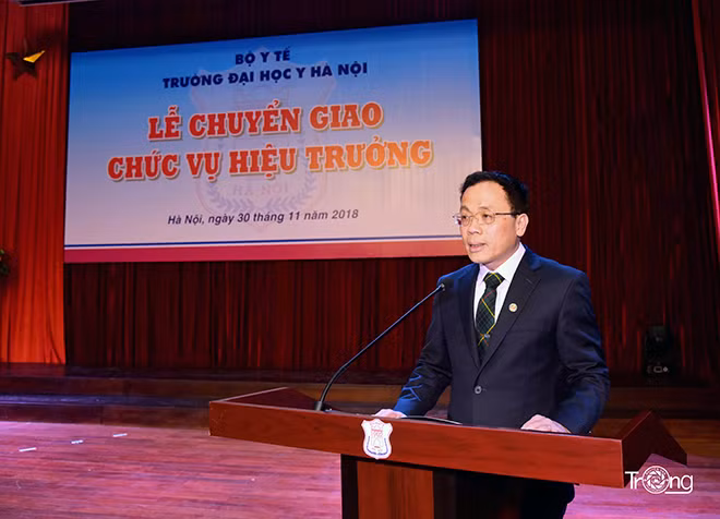 GS. Tạ Thành Văn phát biểu nhận chức vụ Hiệu trường Đại học Y Hà Nội GS. Tạ Thành Văn phát biểu nhận chức vụ Hiệu trường Đại học Y Hà Nội