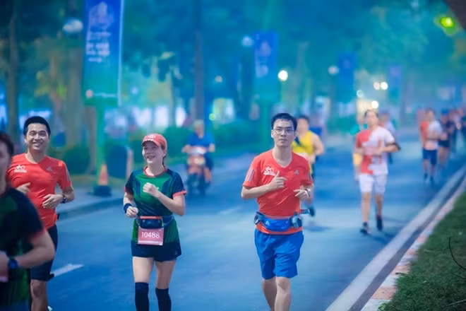 Đường Thanh niên, một trong những con đường đẹp của Thủ đô Hà Nội trong giải chạy Di sản Hà Nội năm 2018