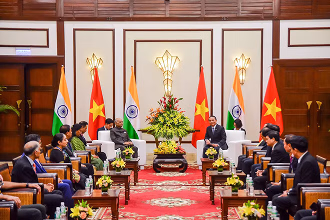 Ủy viên Trung ương Đảng, Bí thư Thành ủy, Trưởng đoàn đại biểu Quốc hội thành phố Đà Nẵng - Trương Quang Nghĩa đã tiếp Tổng thống nước Cộng hòa Ấn Độ Ram Nath Kovind và phu nhân.