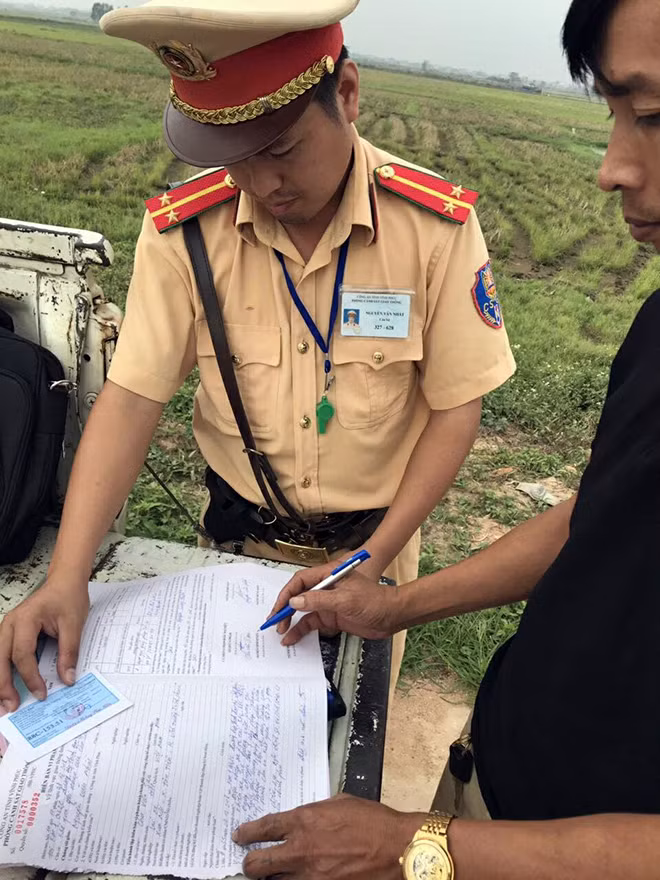 Kết quả xử lý xe cơi nới thành, thùng trái quy định, chở hàng quá tải trọng, chở vật liệu để rơi vãi trên địa bàn tỉnh Vĩnh Phúc được ghi nhận. Kết quả xử lý xe cơi nới thành, thùng trái quy định, chở hàng quá tải trọng, chở vật liệu để rơi vãi trên địa bàn tỉnh Vĩnh Phúc được ghi nhận.