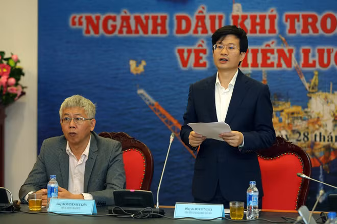 Tổng biên tập Báo Đại biểu nhân dân Đỗ Chí Nghĩa phát biểu khai mạc Tổng biên tập Báo Đại biểu nhân dân Đỗ Chí Nghĩa phát biểu khai mạc