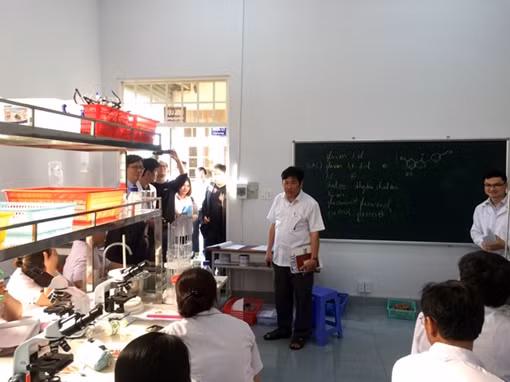 Một đời tâm huyết với sự nghiệp trồng người