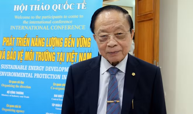 Chủ tịch VEA Trần Viết Ngãi chia sẻ tại hội thảo