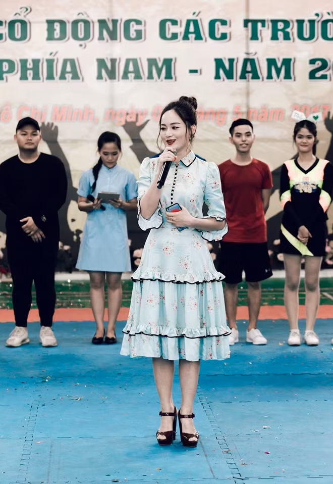 Một số hình ảnh của Lan Phương tại Liên hoan Dân vũ.