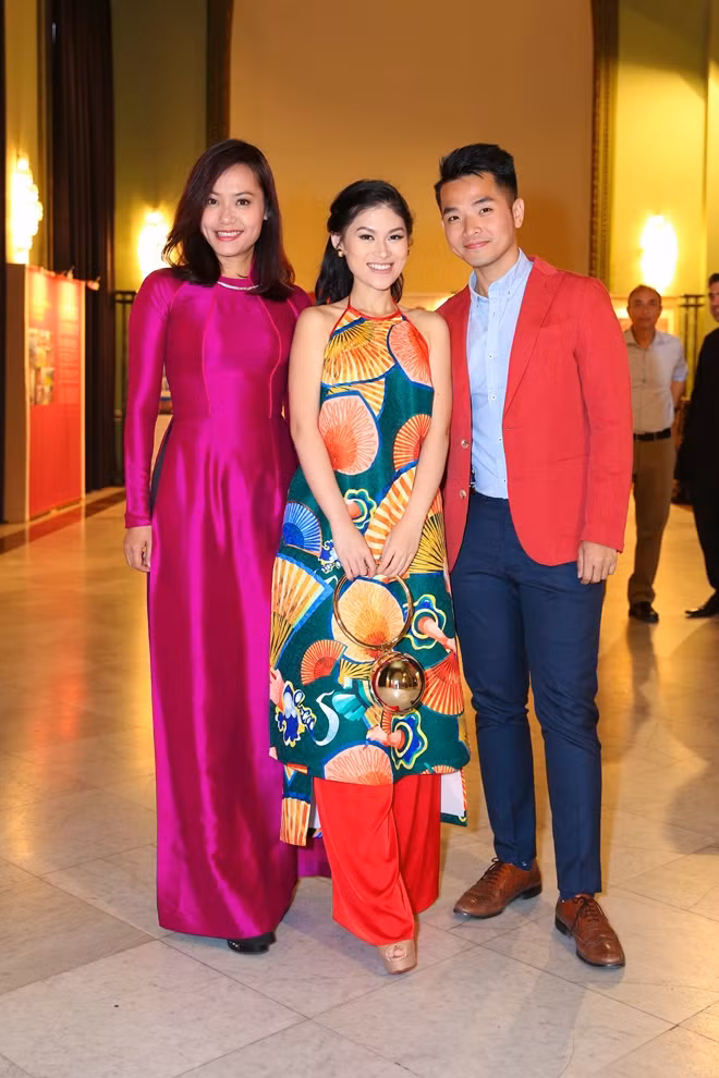 Đạo diễn Hồng Ánh và 2 diễn phim chính của phim: Ngọc Thanh Tâm và Phạm Hồng Phước.