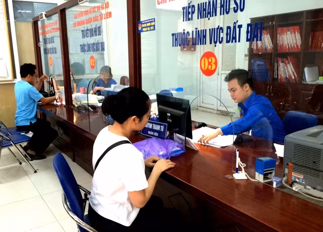 Hà Nội tiếp nhận thủ tục cấp sổ đỏ qua mạng xã hội facebook