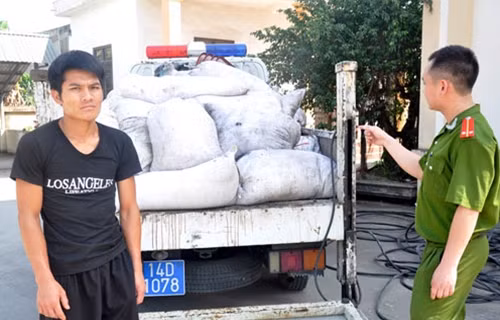 Đối tượng Thành và tang vật mỡ bò thu giữ