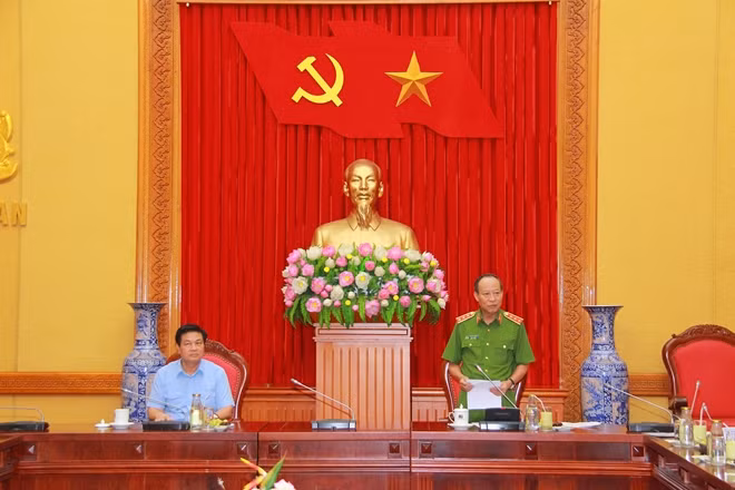 Thứ trưởng Lê Quý Vương chủ trì buổi làm việc
