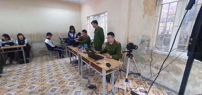 Thủ tục cấp căn cước công dân gắn chíp điện tử được hoàn thành nhanh gọn trong khoảng 5 phút