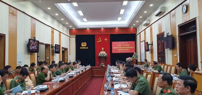Trung tướng Nguyễn Ngọc Anh phát biểu bế mạc hội nghị
