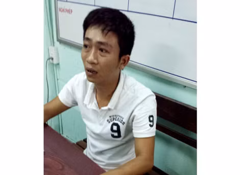 Văn Hữu Hoàng Dương bị bắt tại cơ quan điều tra. Văn Hữu Hoàng Dương bị bắt tại cơ quan điều tra.