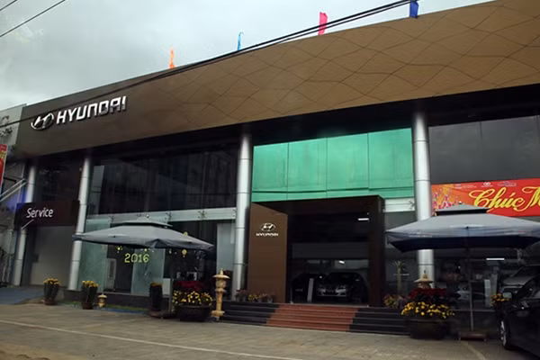 Showroom Hyundai Cẩm Lệ, một trong hai địa điểm mà Huy gây án.