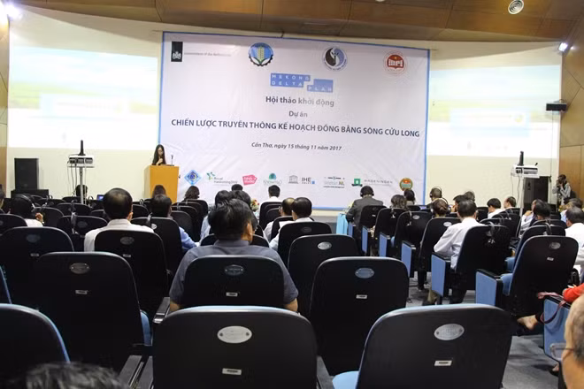 Các đại biểu trong nước và quốc tế, tham dự Hội thảo.