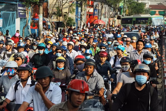 Nhiều phương tiện không thể chuyển hướng