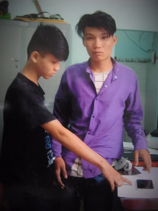 2 đối tượng và tang vật tại CQĐT